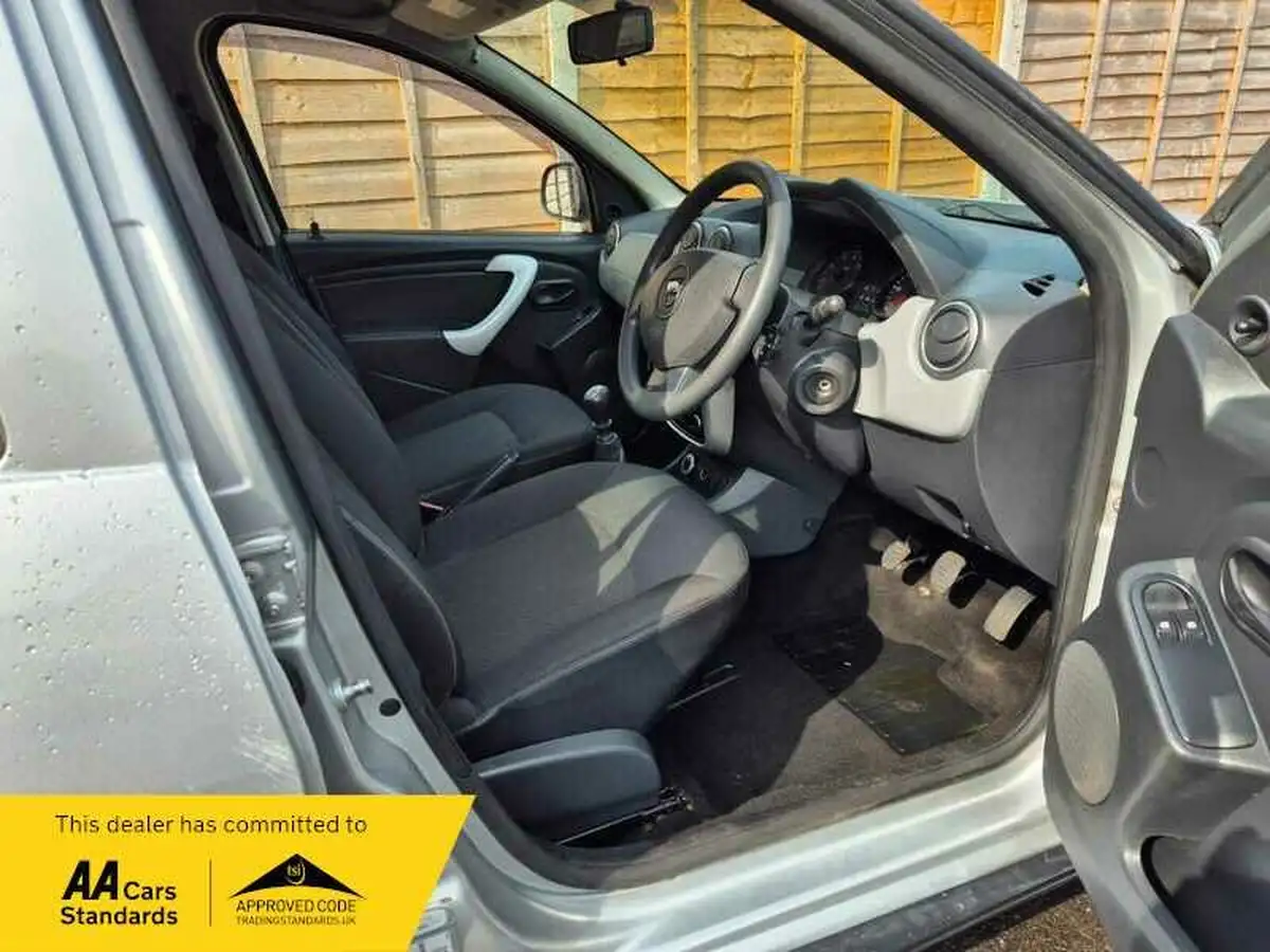2013-dacia-duster-15d-ambiance-109bhp-4x4-big-10