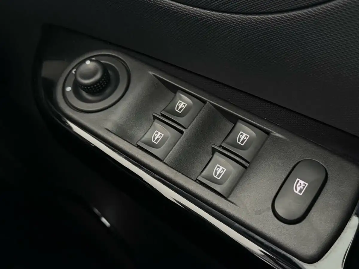 2014-renault-captur-12-dynamique-big-24