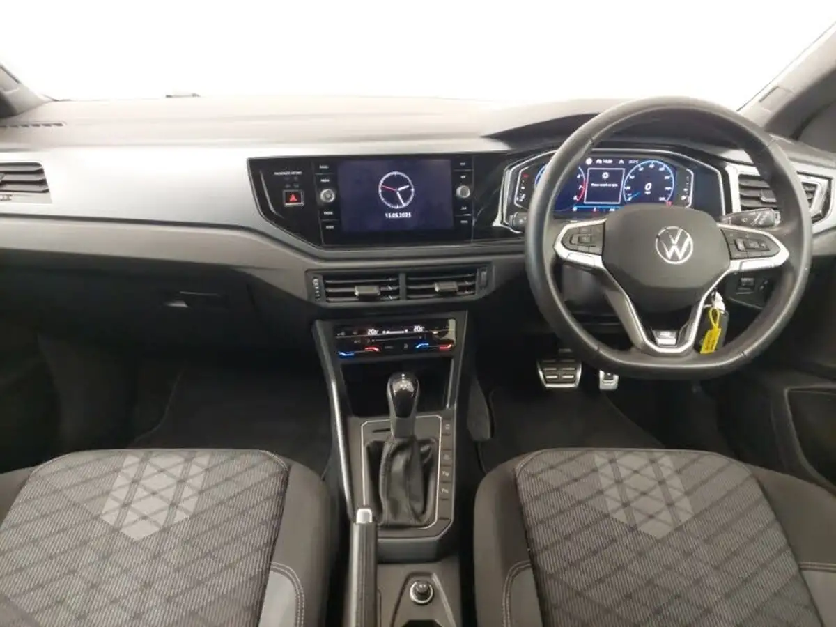 2024-volkswagen-taigo-15-tsi-r-line-big-2