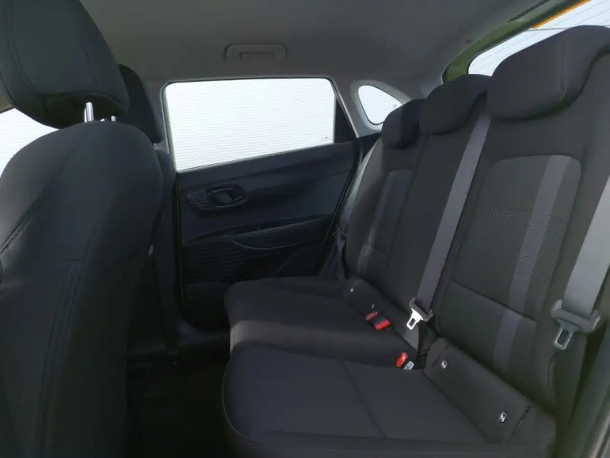 2024-hyundai-i20-10-t-gdi-advance-dct-big-5