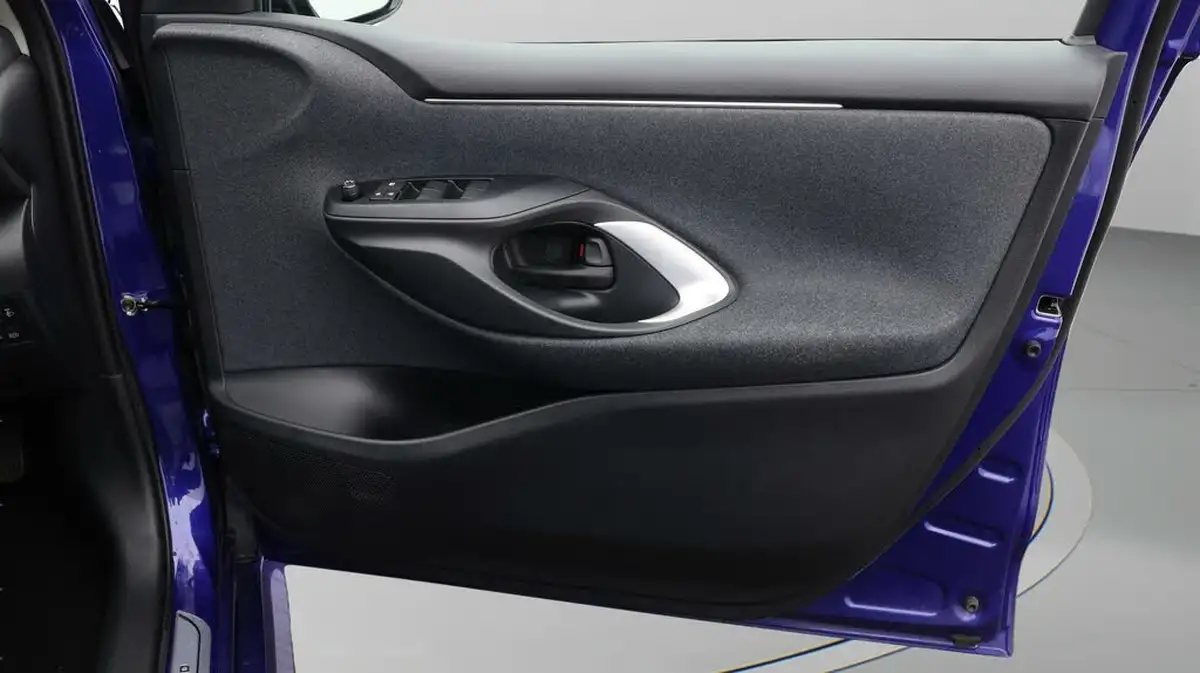 2022-toyota-yaris-15-vvt-i-design-big-14
