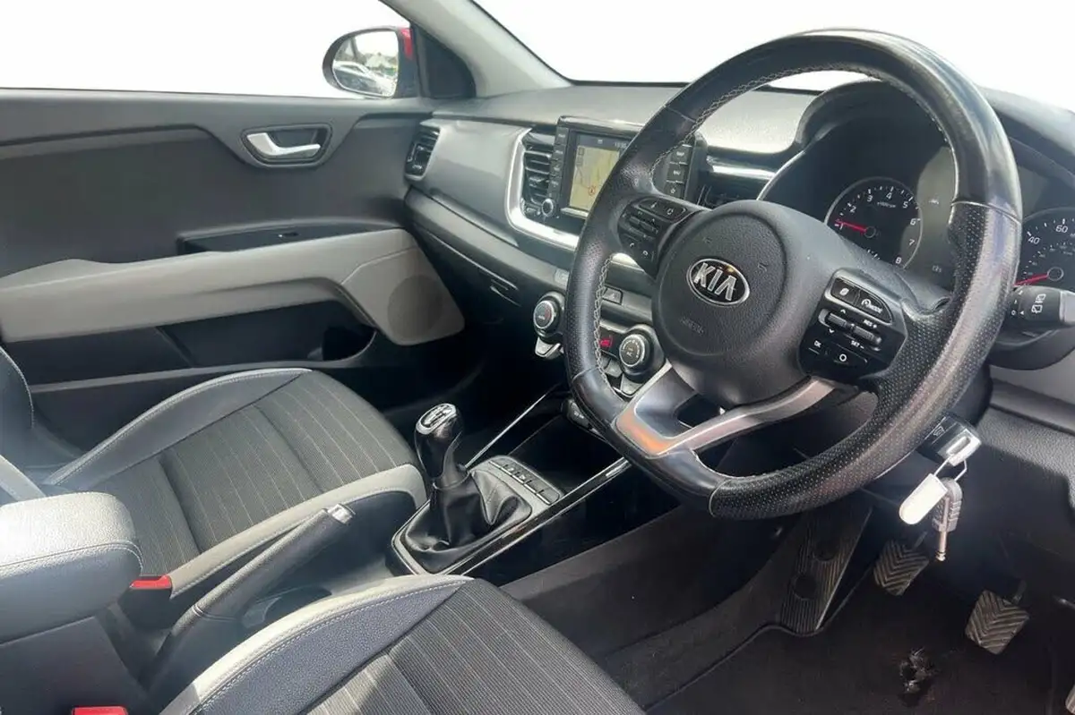 2019-kia-stonic-10-t-gdi-3-big-8