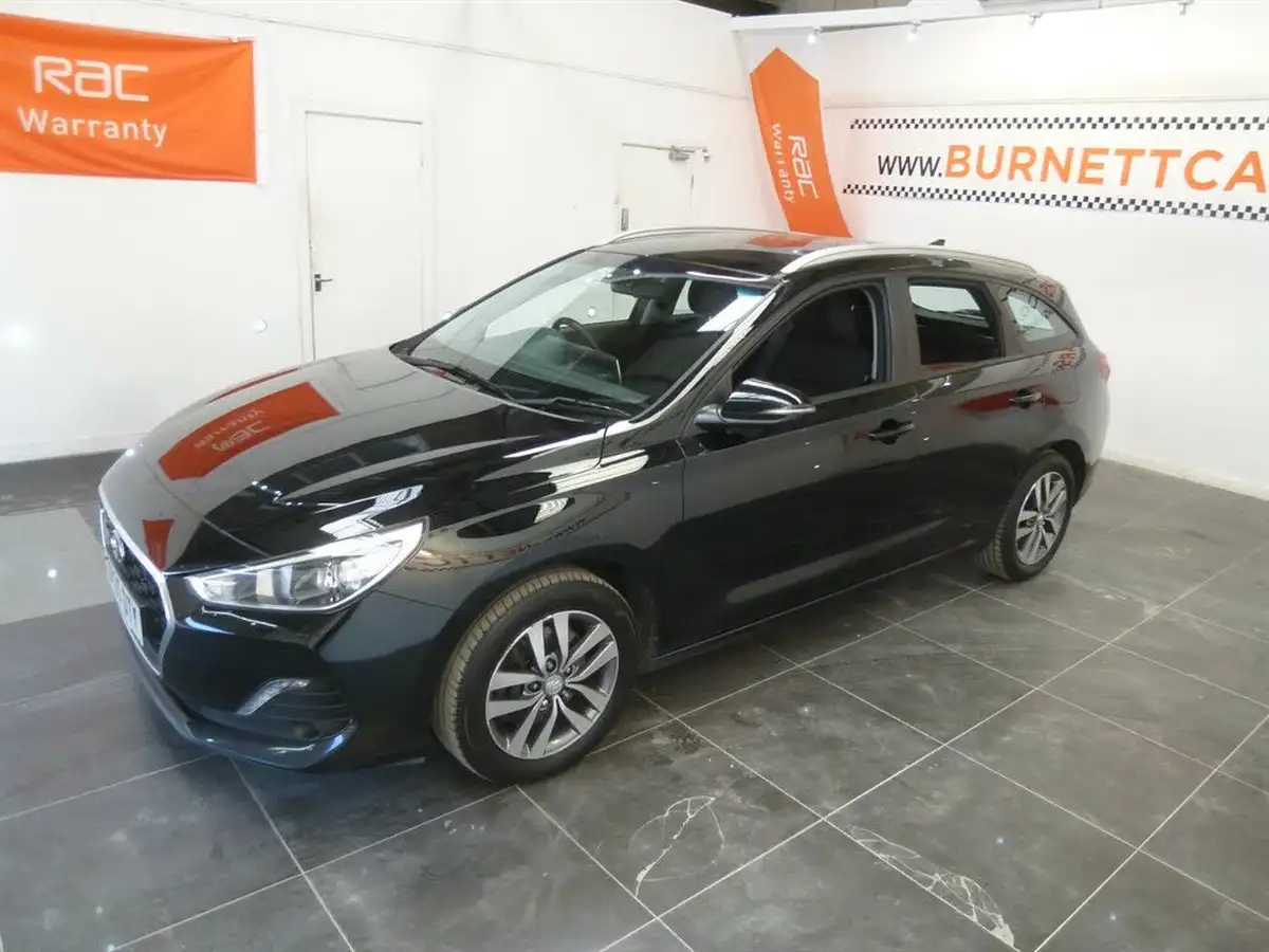 2020-hyundai-i30-16crdi-se-nav-115ps-tourer-big-10
