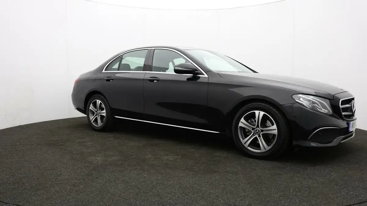 2019-mercedes-benz-e-class-20d-e220d-se-ss-saloon-4d-big-46