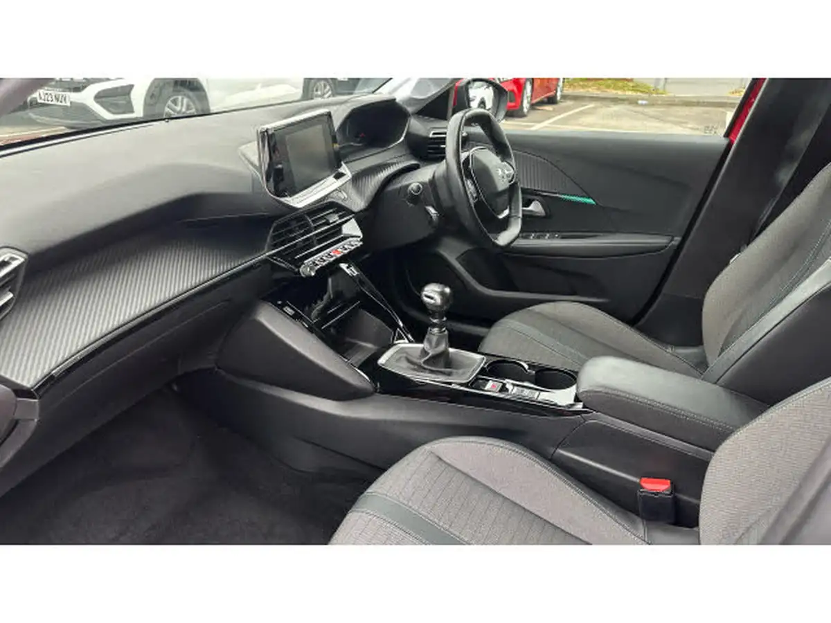2021-peugeot-208-12-puretech-allure-100bhp-big-8