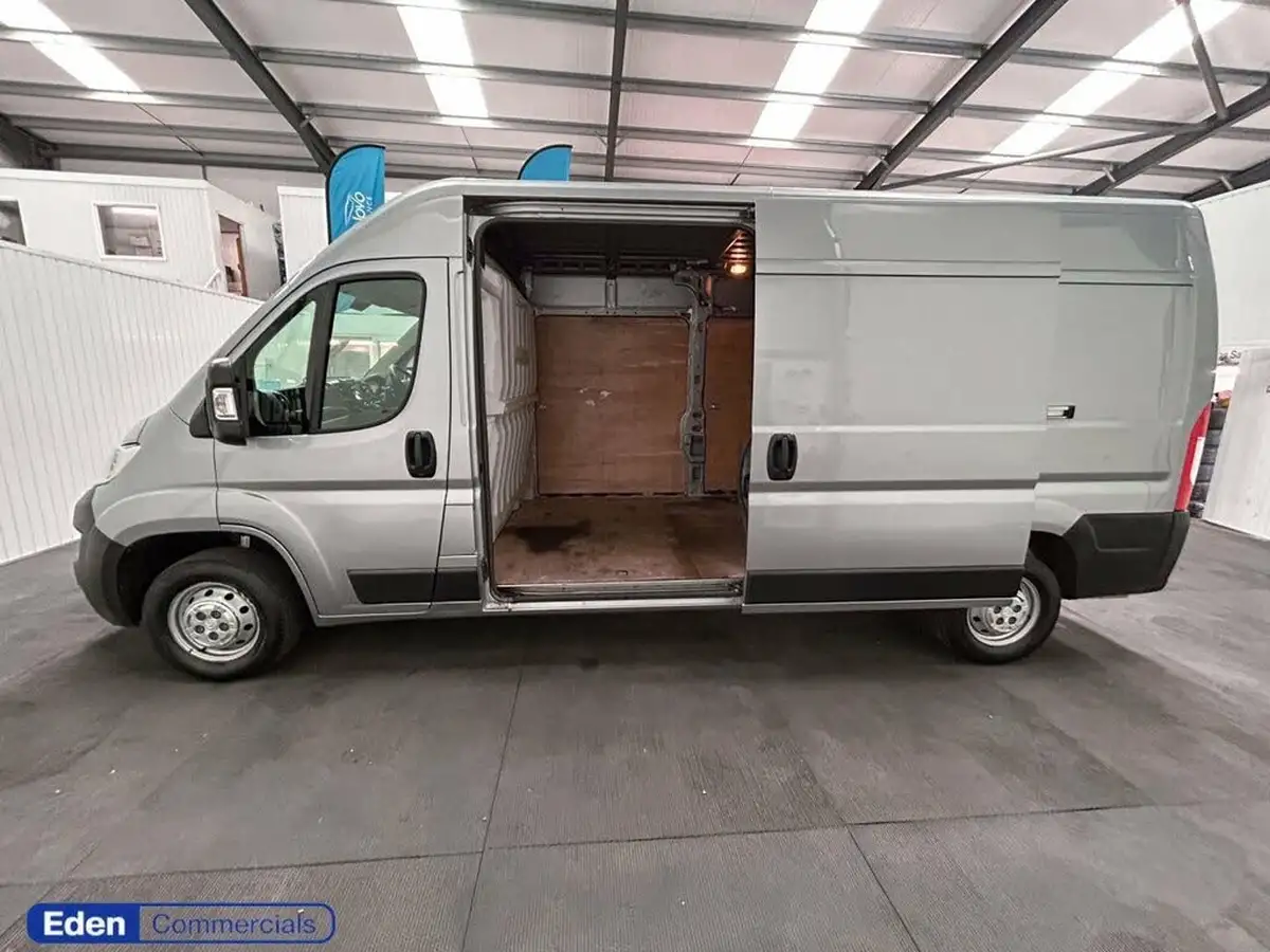 2022-citroen-relay-22bluehdi-35-l3h2-enterprise-panel-big-8
