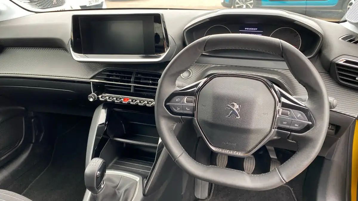 2022-peugeot-208-12-puretech-active-premium-75ps-big-4
