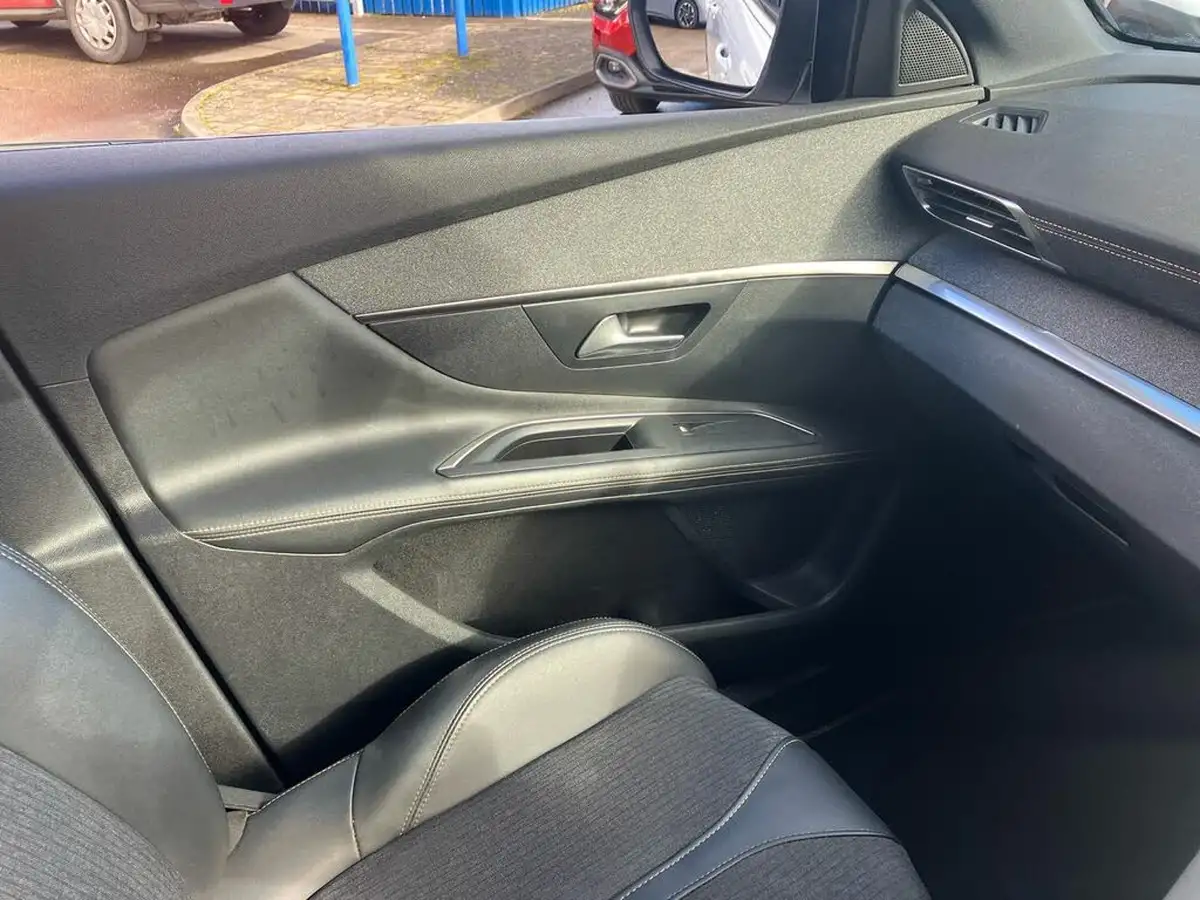 2020-peugeot-3008-suv-12-puretech-gt-line-eat8-big-63