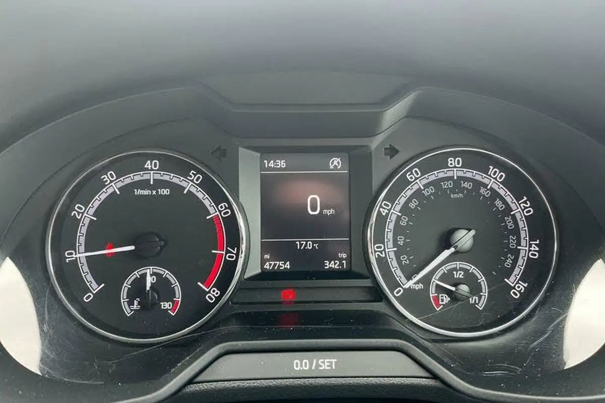 2018-skoda-octavia-10-tsi-se-estate-big-12
