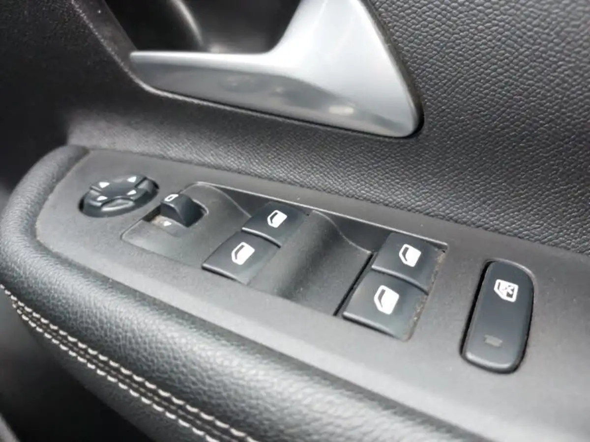 2021-vauxhall-mokka-12-sri-100ps-big-17
