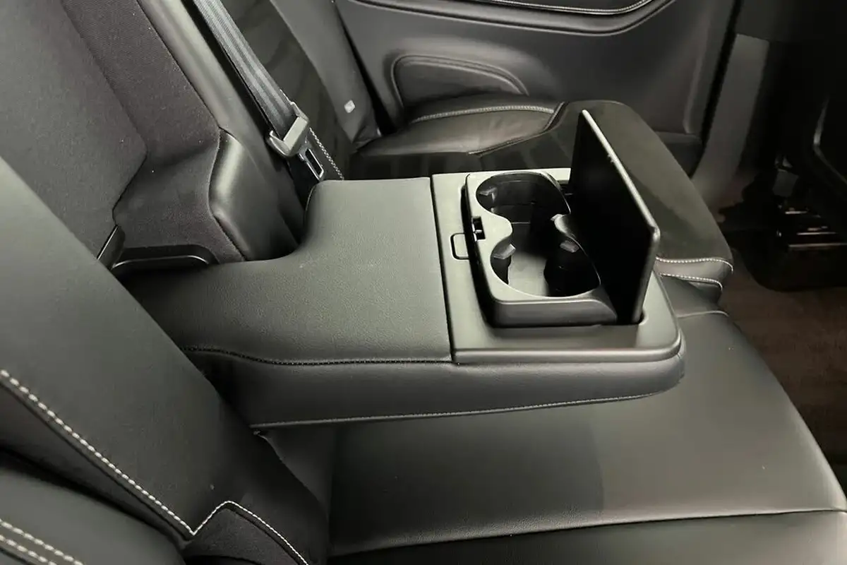 2022-volvo-xc90-20td-b5-r-design-big-32