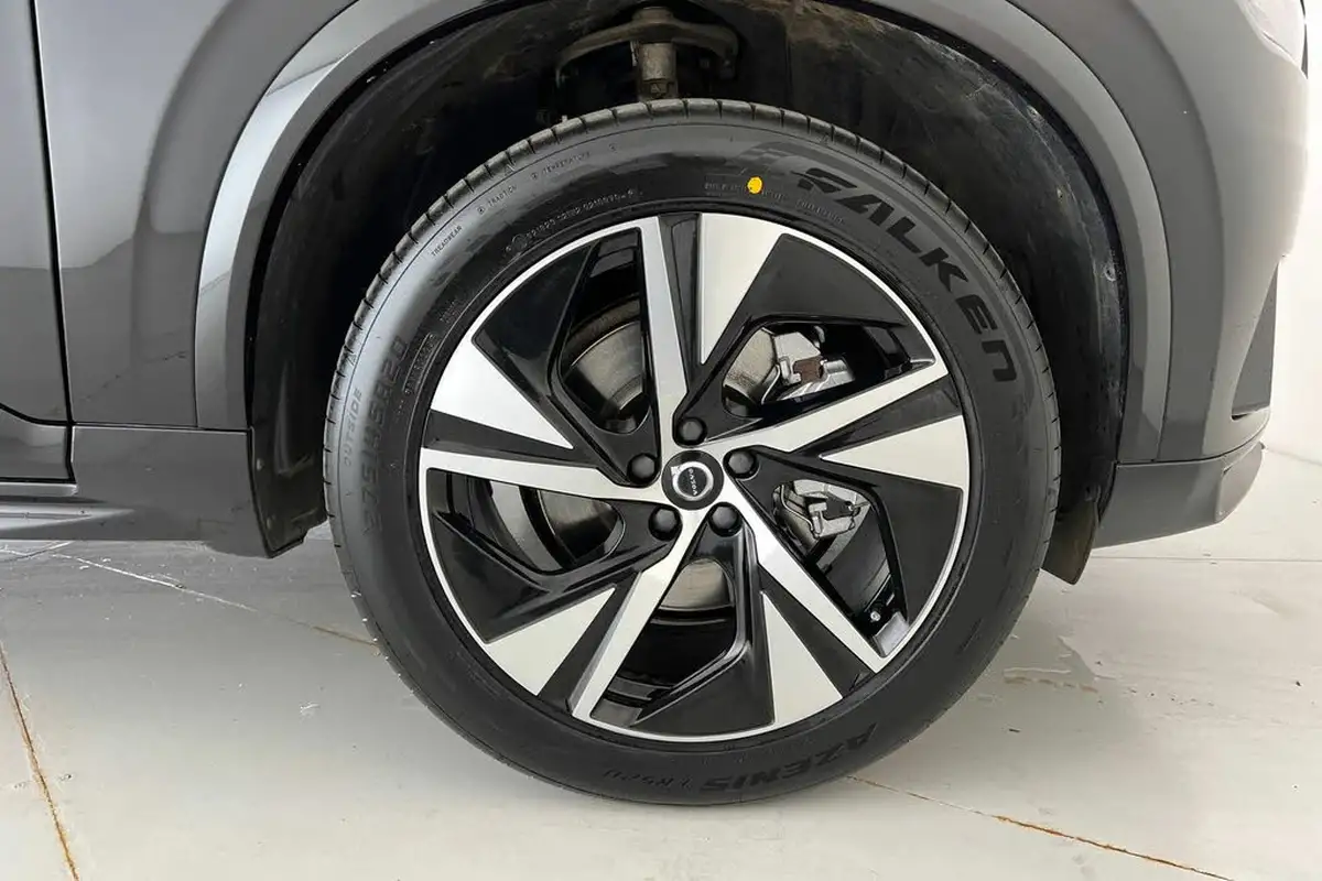 2022-volvo-xc90-20td-b5-r-design-big-4