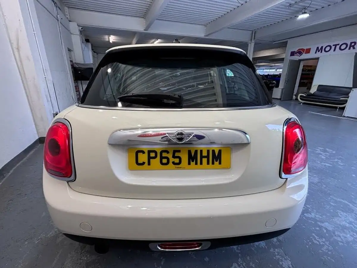 2015-mini-cooper-12-one-ss-5d-big-7