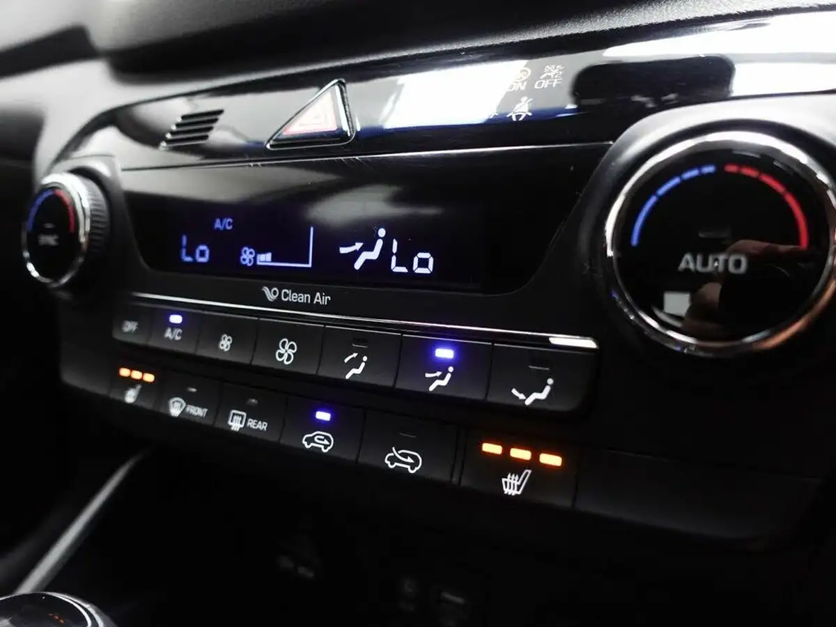 2017-hyundai-tucson-17crdi-blue-drive-se-nav-141ps-dct-big-28