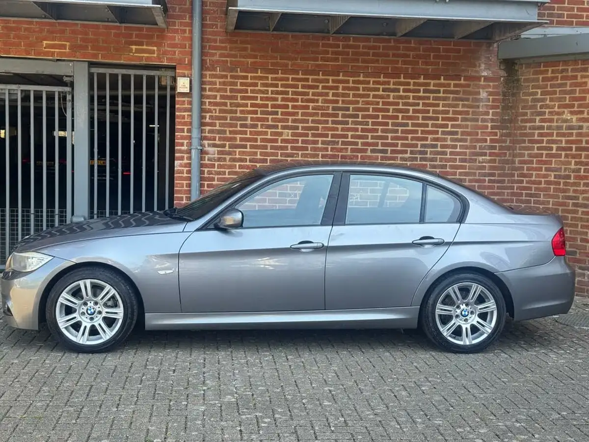 2010-bmw-3-series-20-318i-m-sport-saloon-4d-big-12