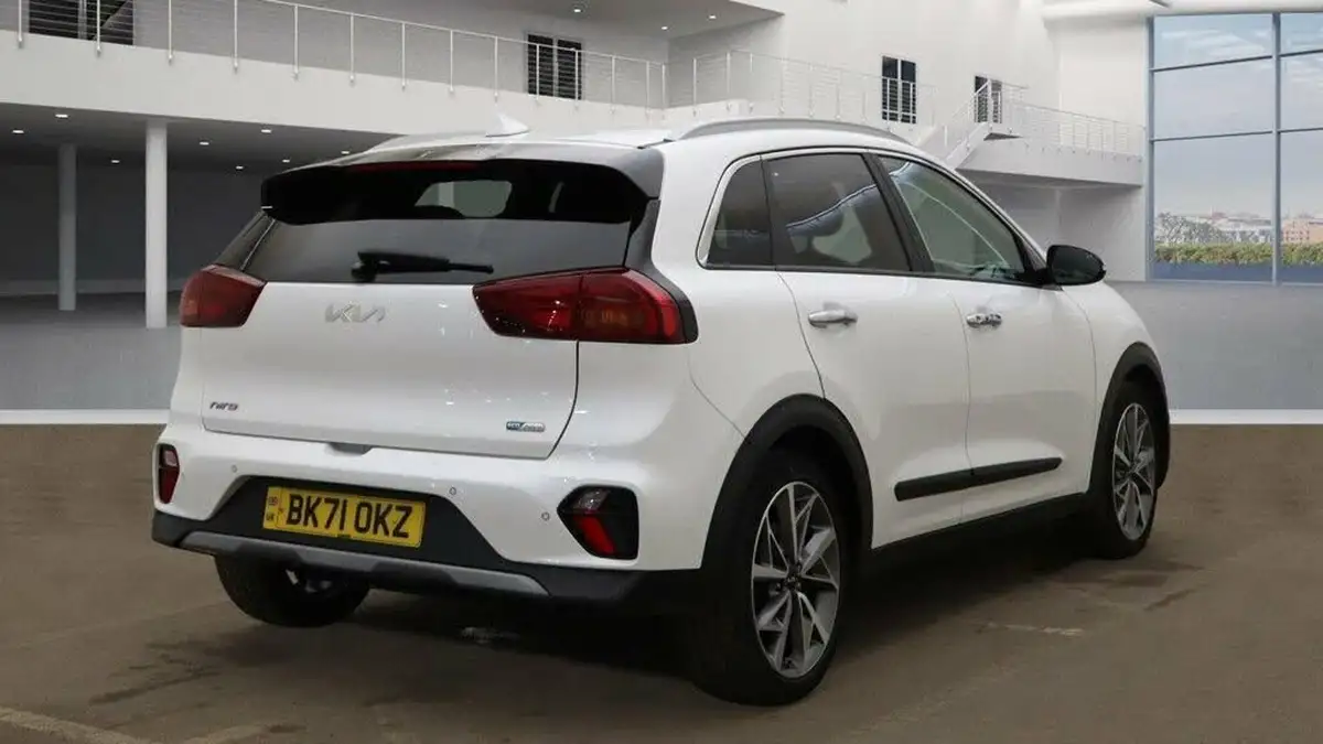 2022-kia-niro-16-gdi-4-139bhp-132kwh-big-3