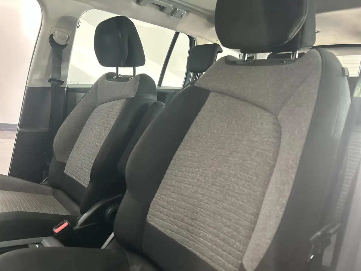 2016-citroen-grand-c4-picasso-16bluehdi-selection-big-33