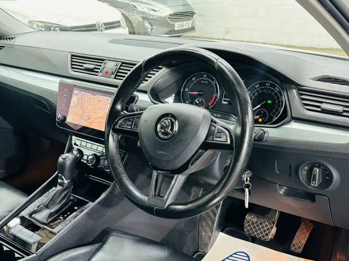 2018-skoda-superb-20tdi-scr-se-technology-estate-dsg-big-11
