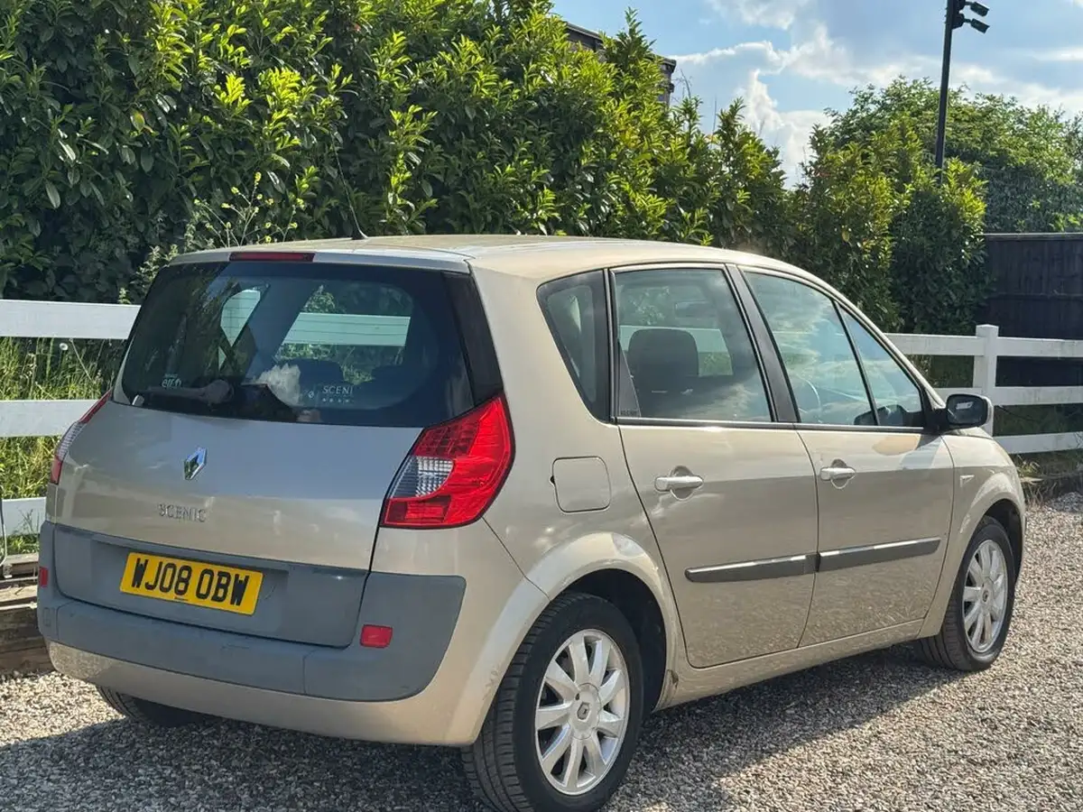 2008-renault-scenic-16-dynamique-big-4