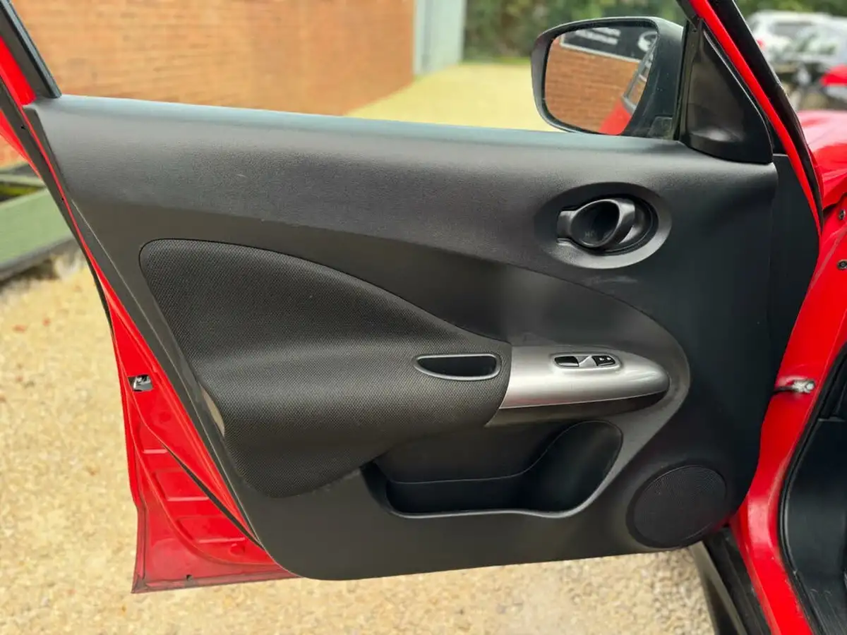 2015-nissan-juke-16-visia-big-43