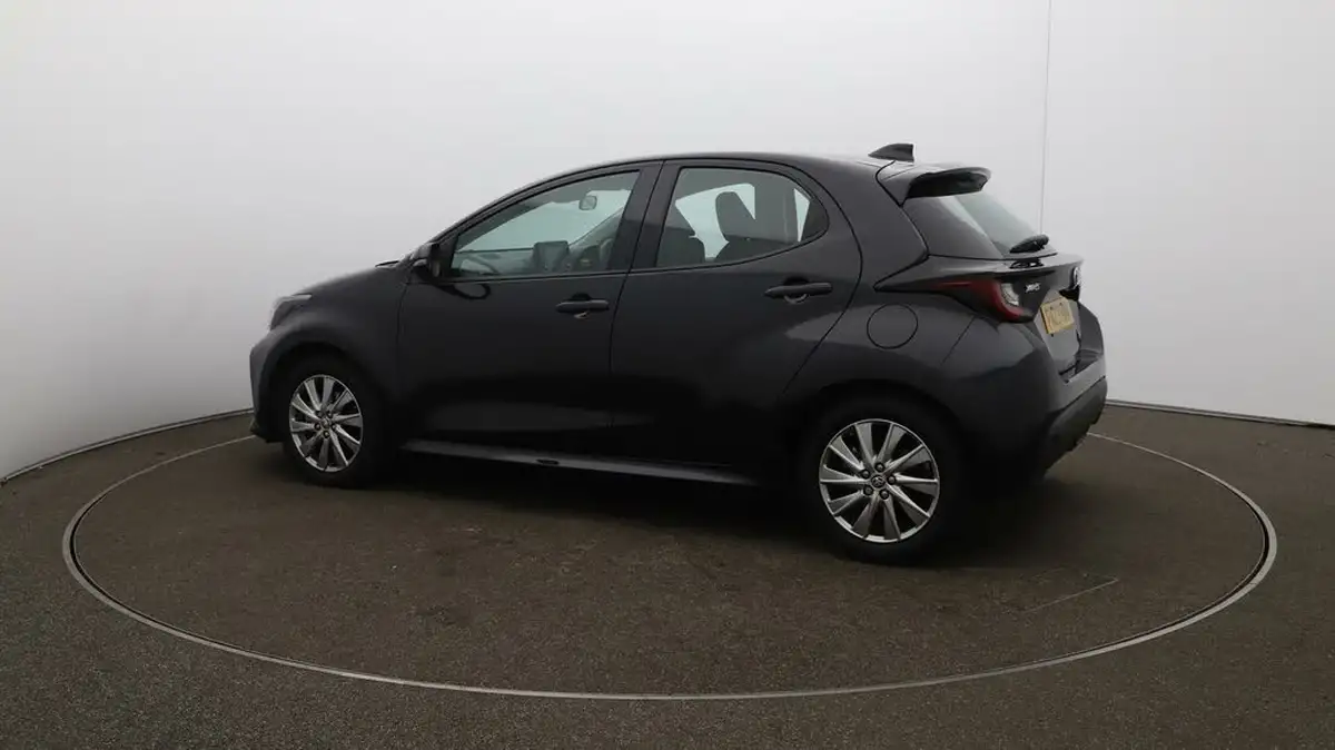 2023-toyota-yaris-15-vvt-i-icon-big-46