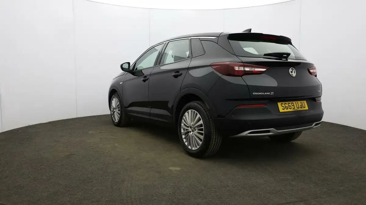 2019-vauxhall-grandland-x-15td-sport-nav-big-42