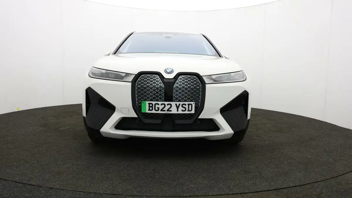 2022-bmw-ix-e-xdrive-40-m-sport-big-53