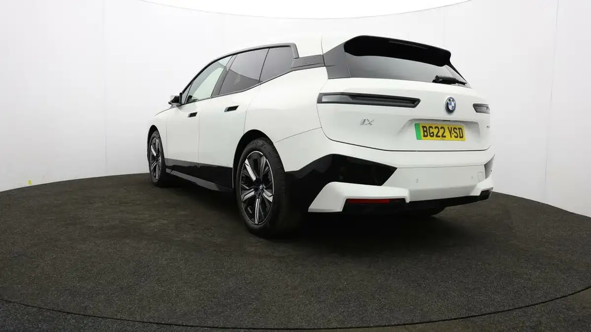 2022-bmw-ix-e-xdrive-40-m-sport-big-77