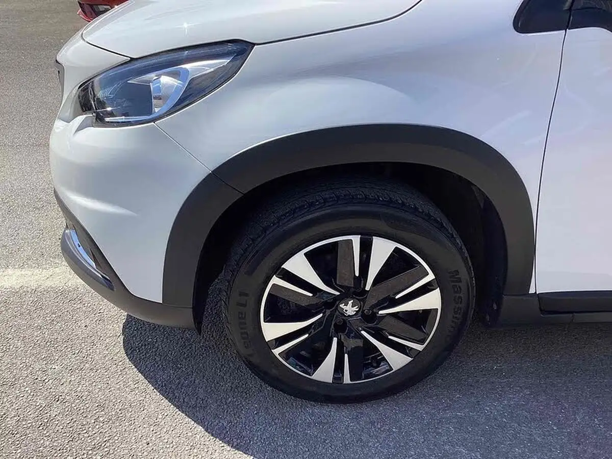 2018-peugeot-2008-suv-12-puretech-allure-82bhp-big-18