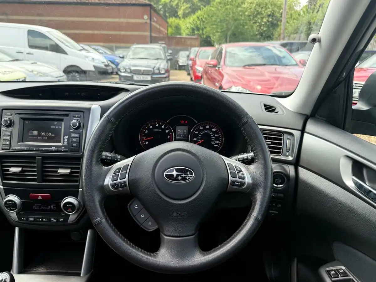 2011-subaru-forester-20-xs-big-41