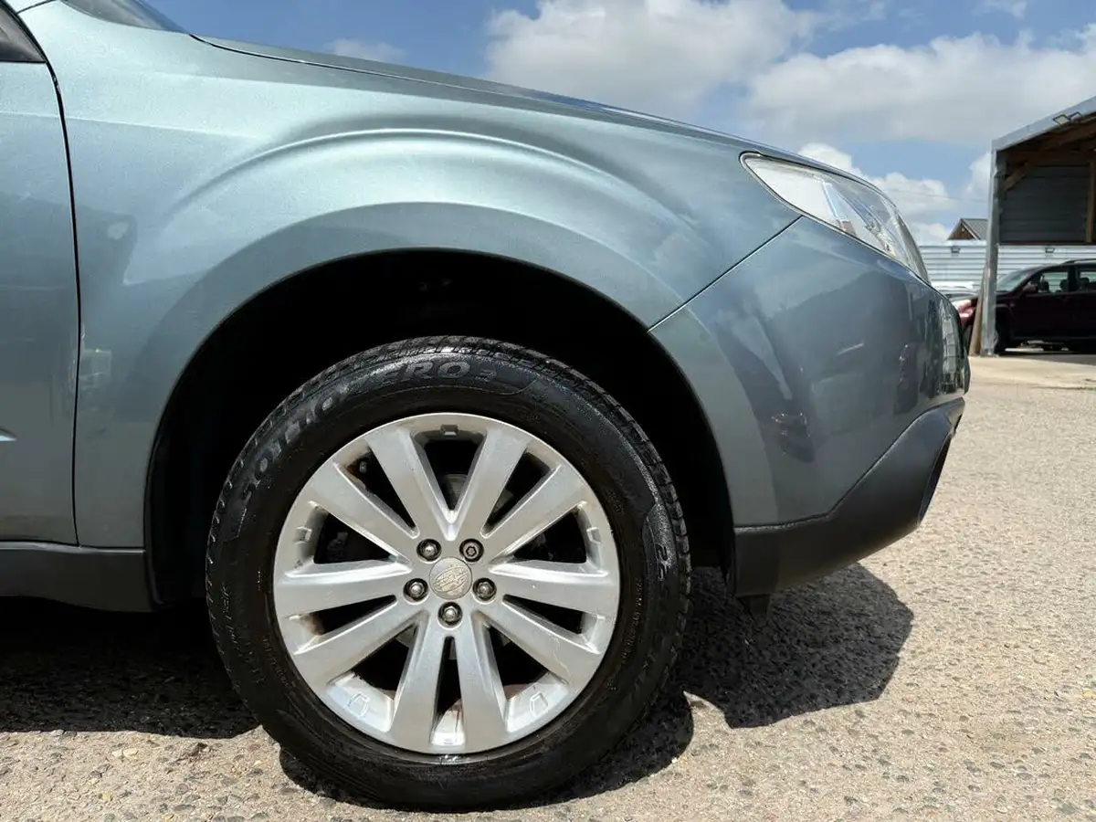 2011-subaru-forester-20-xs-big-17