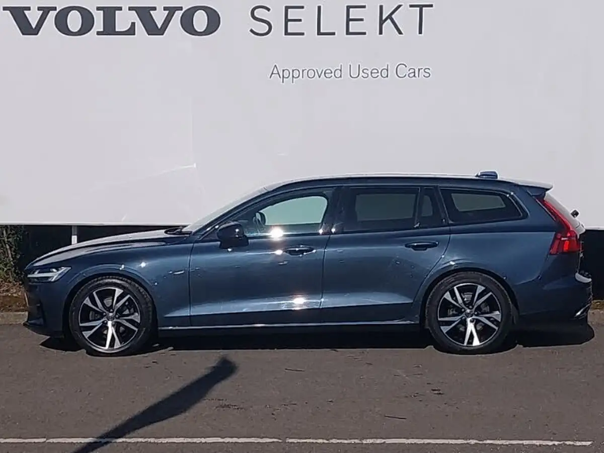 2021-volvo-v60-20td-b4-r-design-big-3
