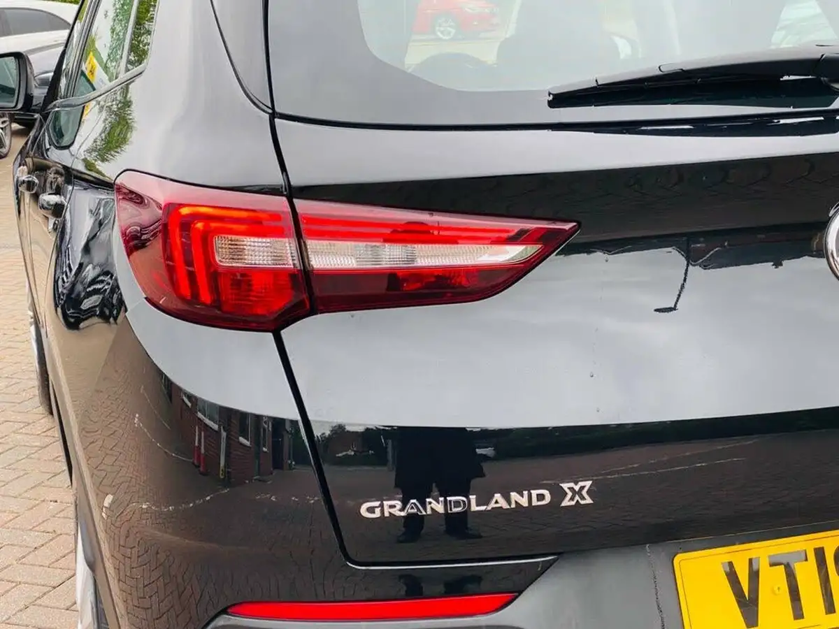2019-vauxhall-grandland-x-15td-tech-line-nav-big-7