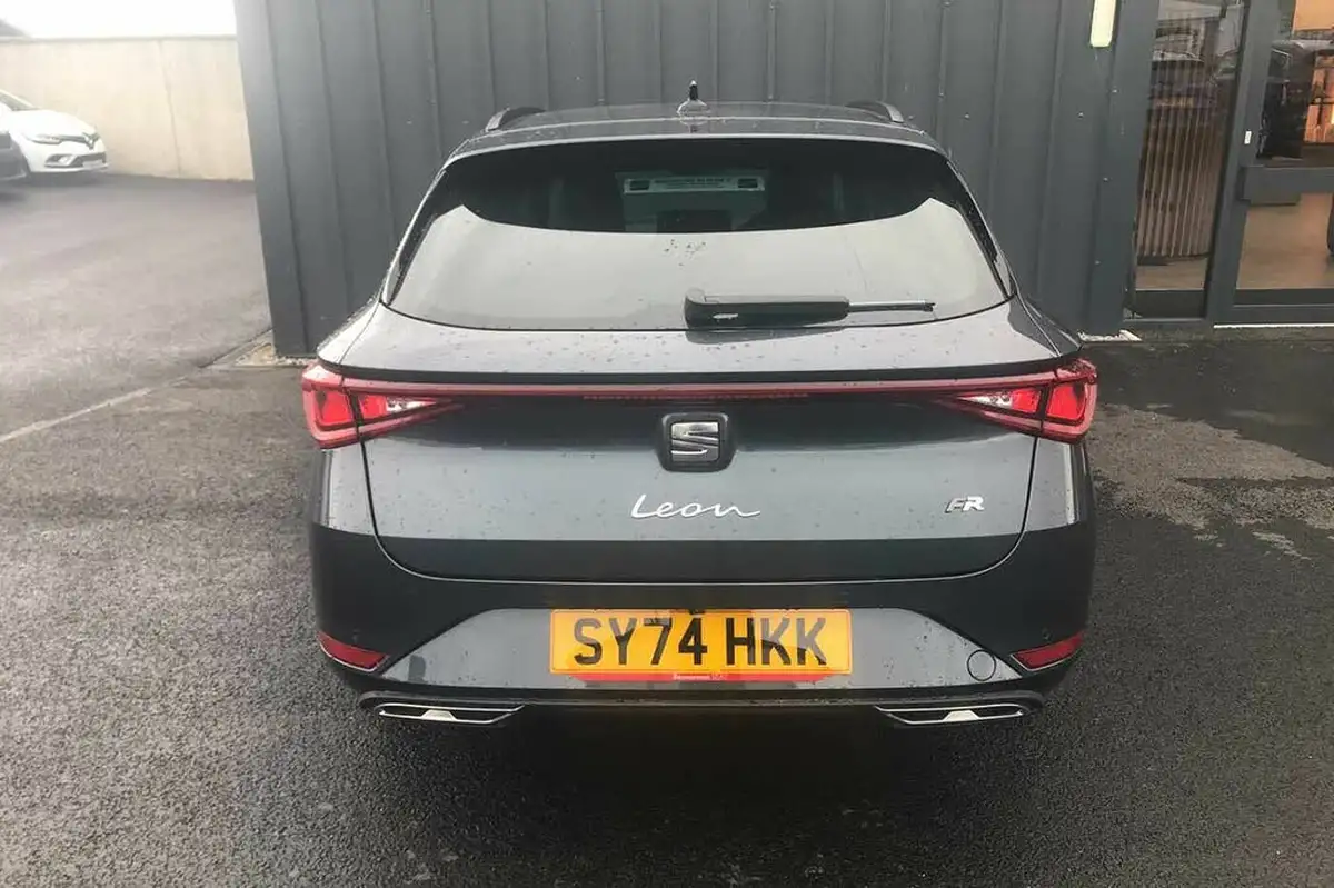2024-seat-leon-15-tsi-evo-fr-sport-150ps-estate-big-10