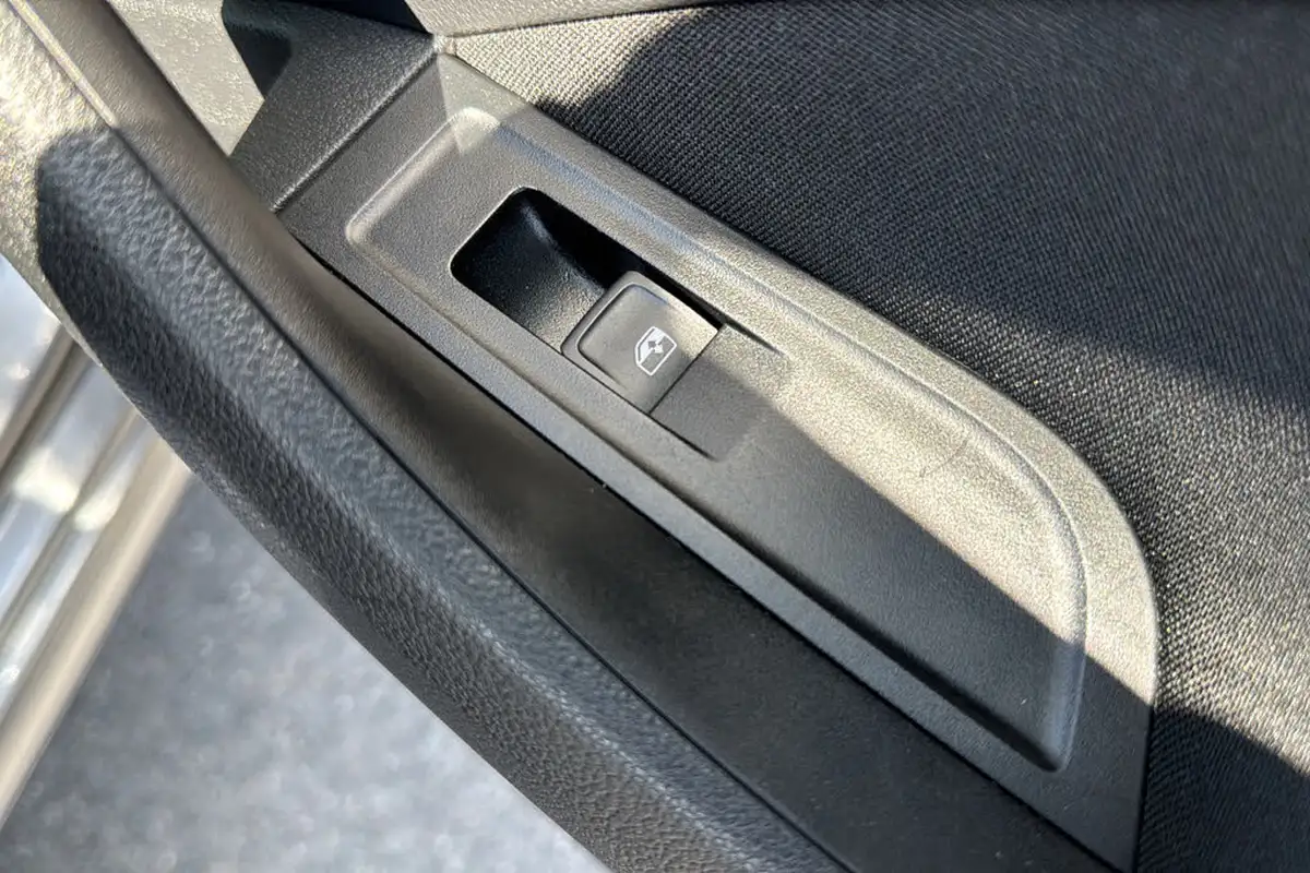 2023-skoda-kamiq-10-tsi-se-drive-95ps-big-44