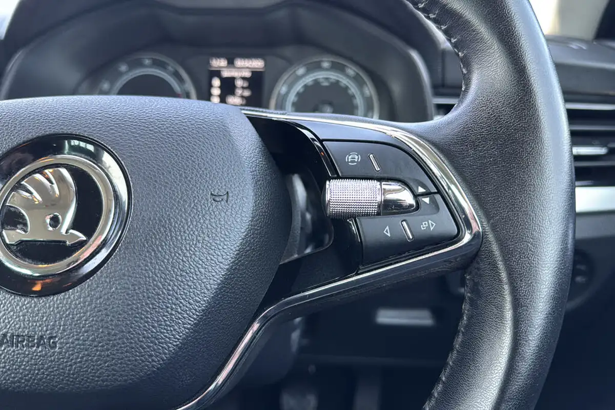 2023-skoda-kamiq-10-tsi-se-drive-95ps-big-16