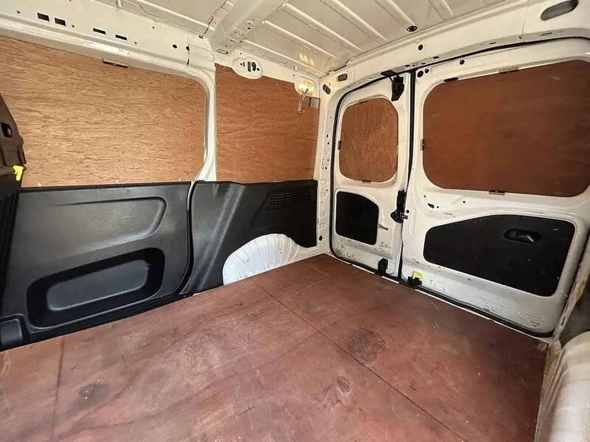 2019-peugeot-partner-15-bluehdi-1000-professional-100ps-eu6dt-panel-big-7