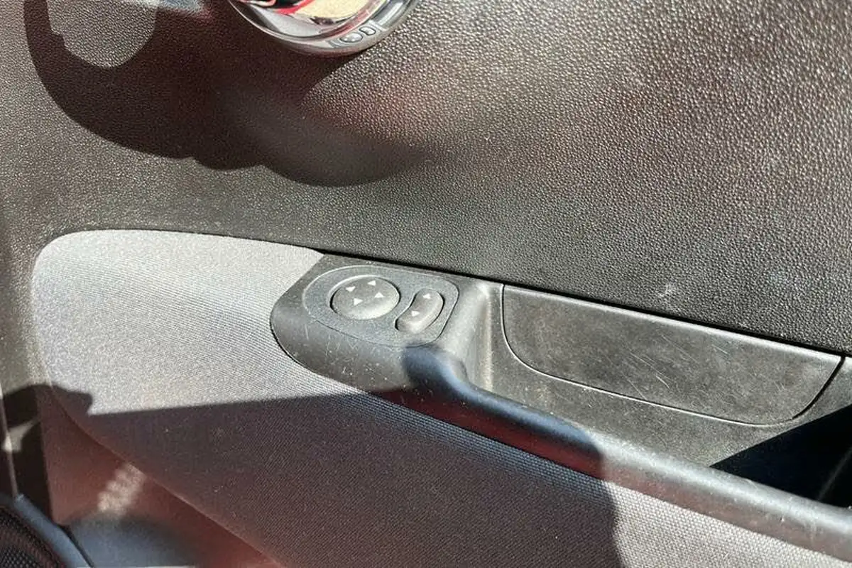 2018-fiat-500-12-lounge-big-15