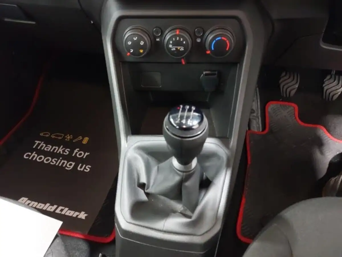 2023-dacia-sandero-10-tce-essential-90bhp-big-14