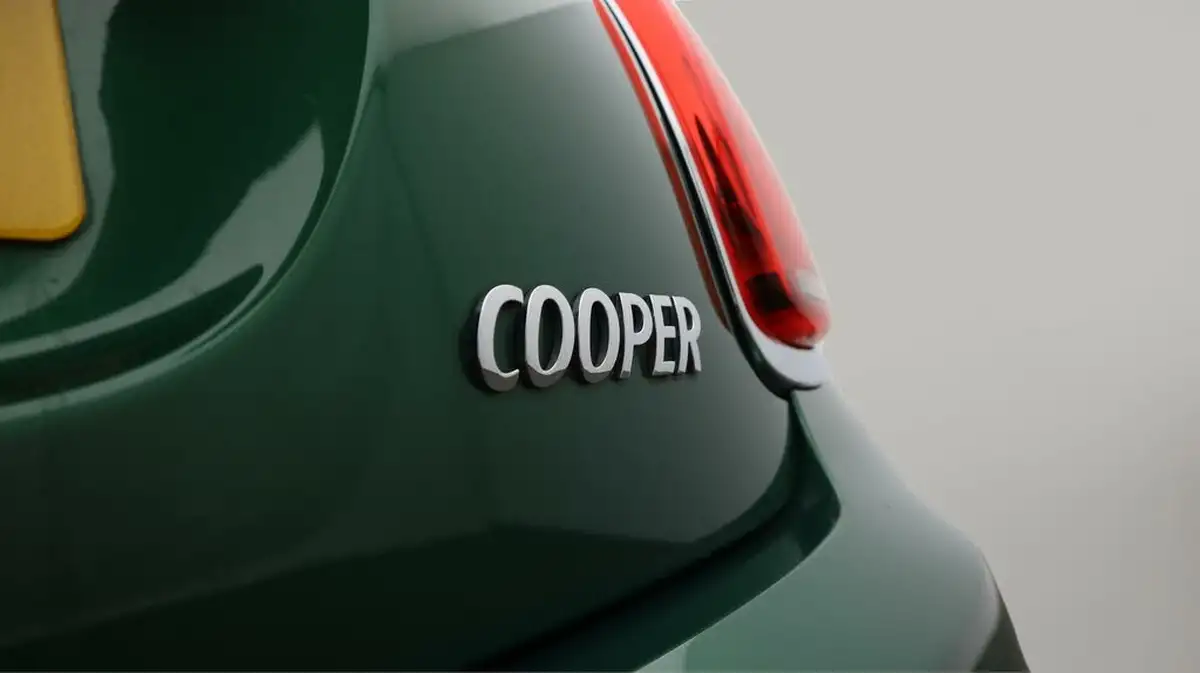 2022-mini-cooper-15-cooper-classic-hatchback-3d-auto-big-21