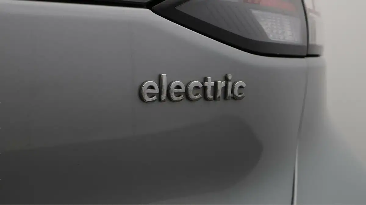 2020-hyundai-ioniq-e-premium-se-electric-100kw-big-23