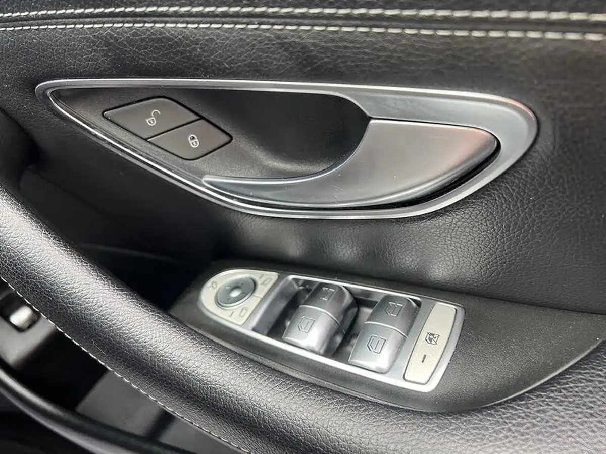 2016-mercedes-benz-e-class-20d-e220d-amg-line-ss-saloon-4d-big-30