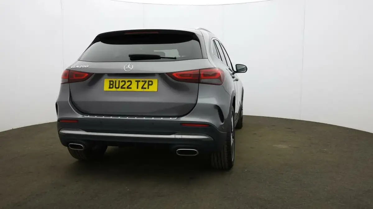 2022-mercedes-benz-gla-class-13-gla-200-amg-line-executive-big-61