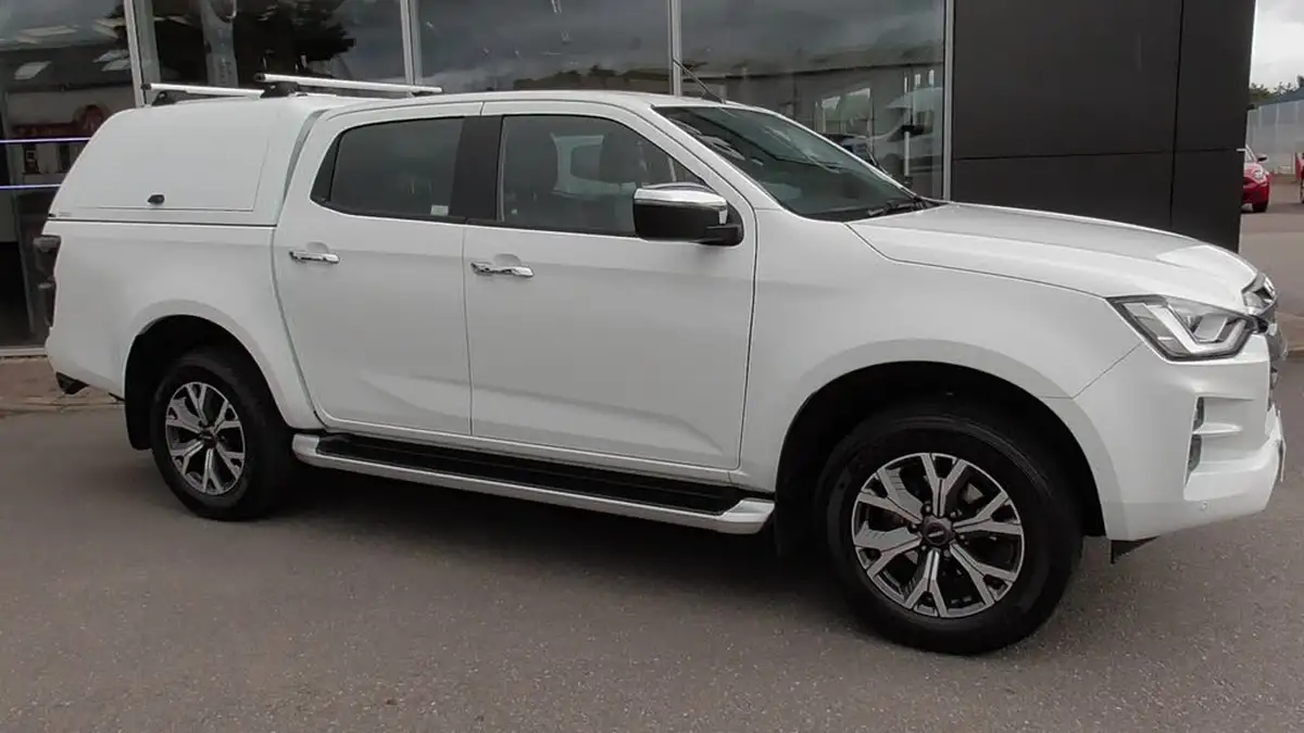 2024-isuzu-d-max-19td-dl40-auto-big-6