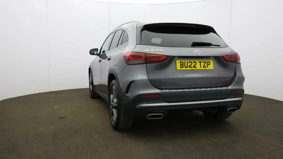 2022-mercedes-benz-gla-class-13-gla-200-amg-line-executive-big-9