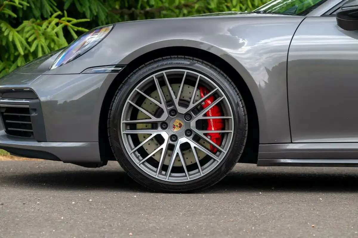 2023-porsche-911-38-turbo-coupe-big-16
