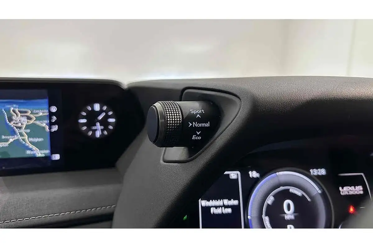 2021-lexus-ux-300e-e-ux-big-44