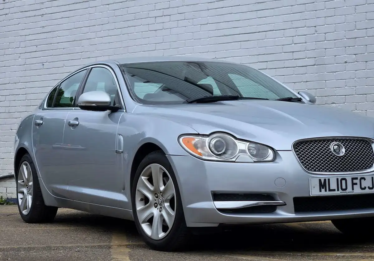2010-jaguar-xf-30-premium-luxury-big-8