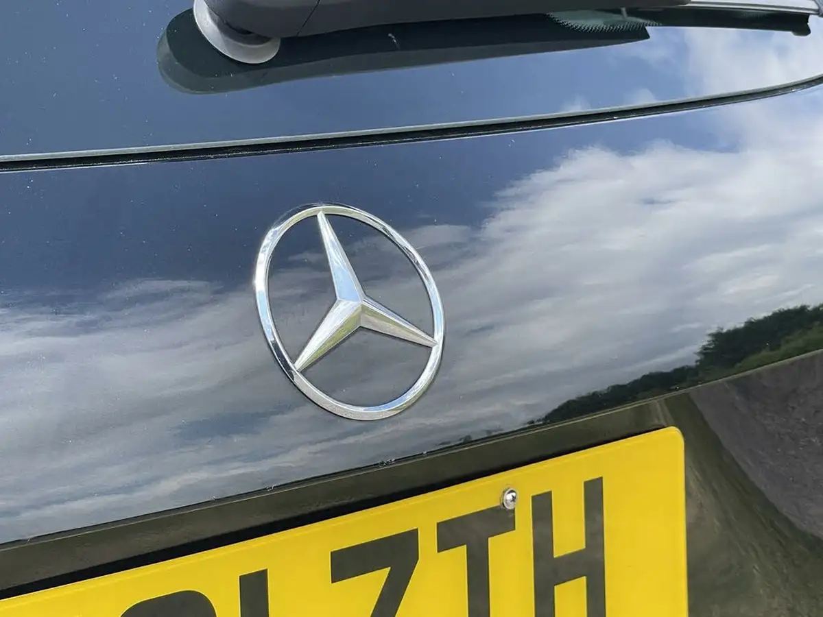 2021-mercedes-benz-gla-class-20d-gla-200d-sport-executive-big-15