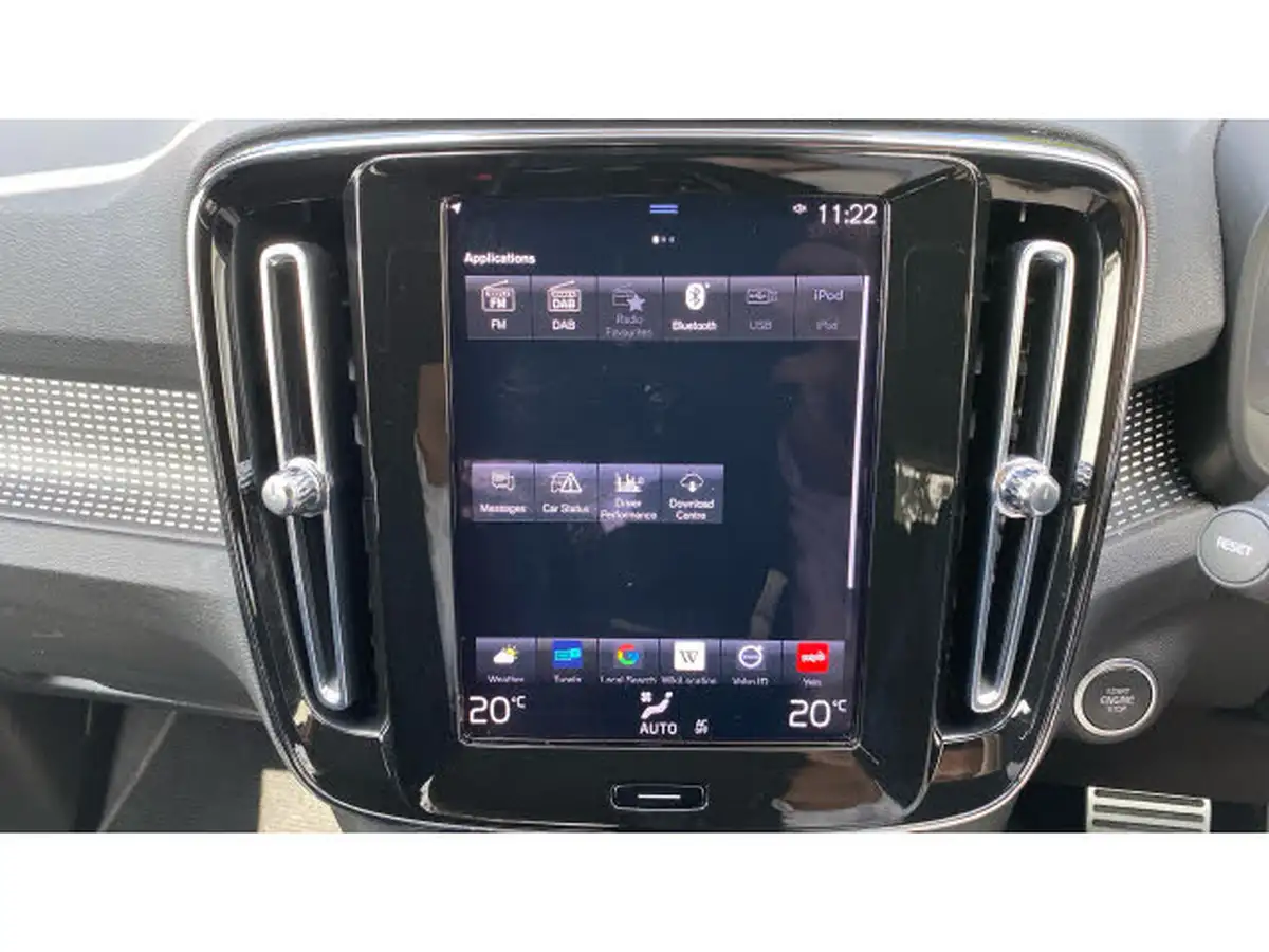 2022-volvo-xc40-15-t4-r-design-big-38